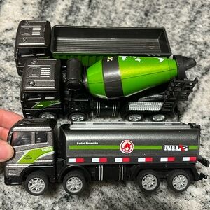 3-pc 1:50 Construction Truck Toys Truck bundle Friction Powered Push and Go